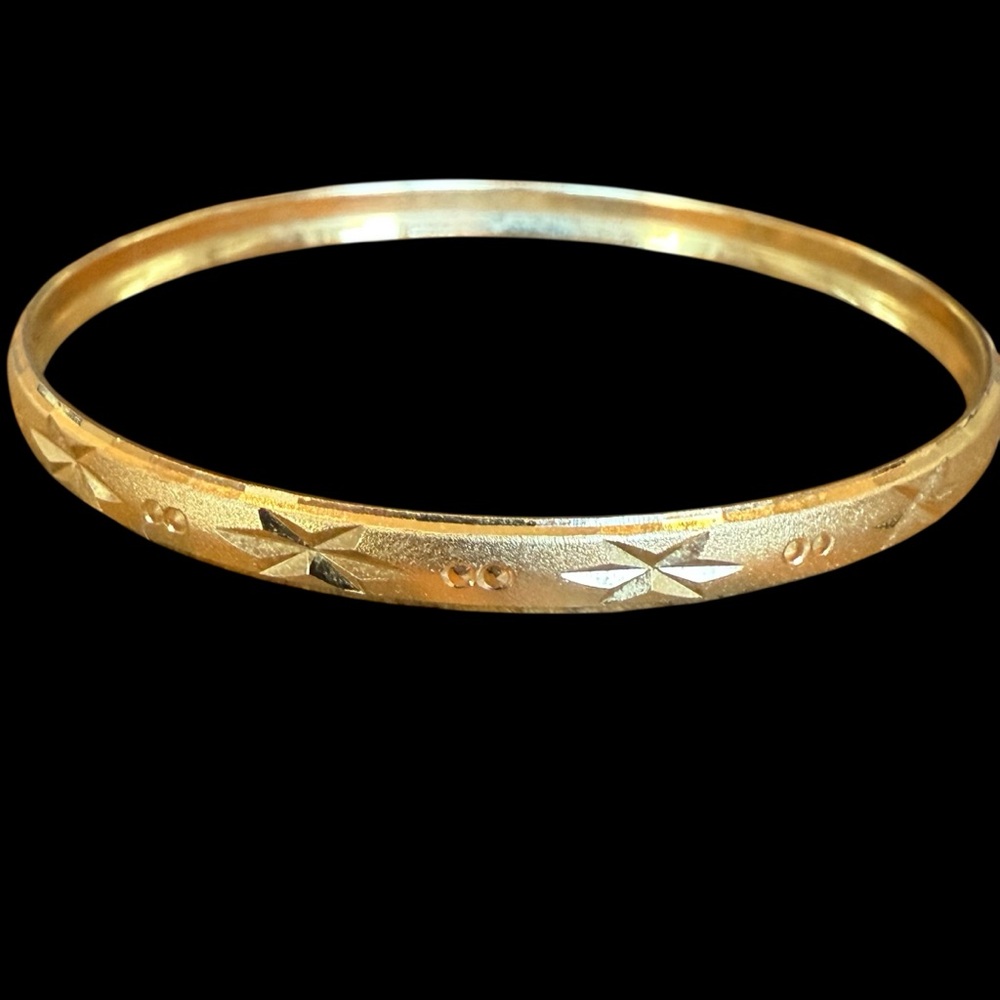 Vintage Gold Tone Children’s 2” Diameter Star Diamond Cut Bangle Bracelet